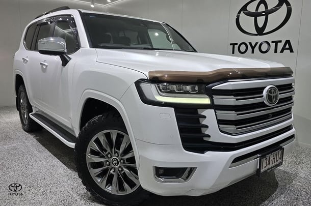2023 Toyota Landcruiser Sahara ZX