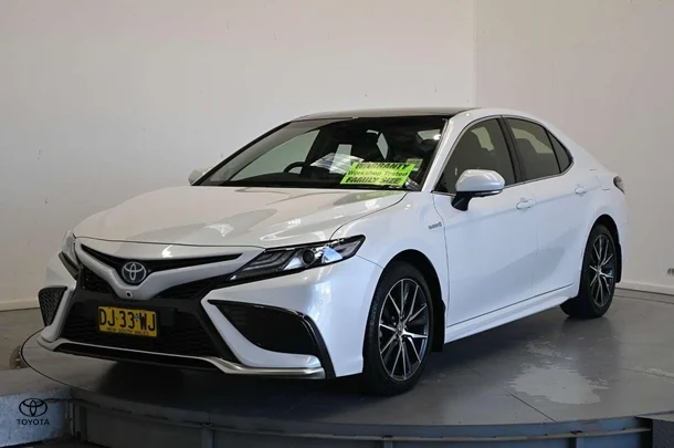 2023 Toyota Camry Hybrid SL