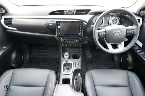 2020 Toyota Hilux 4x4 SR5