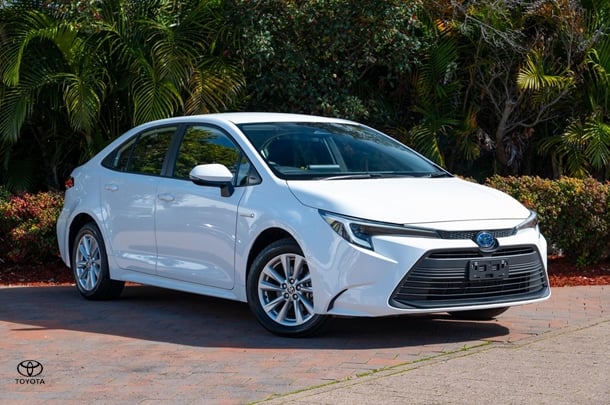 2024 TOYOTA Corolla Sedan Hybrid Ascent Sport