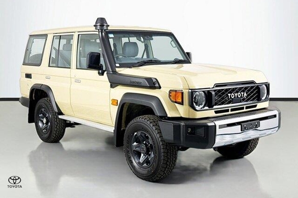 2024 Toyota LANDCRUISER MILITARY GXL