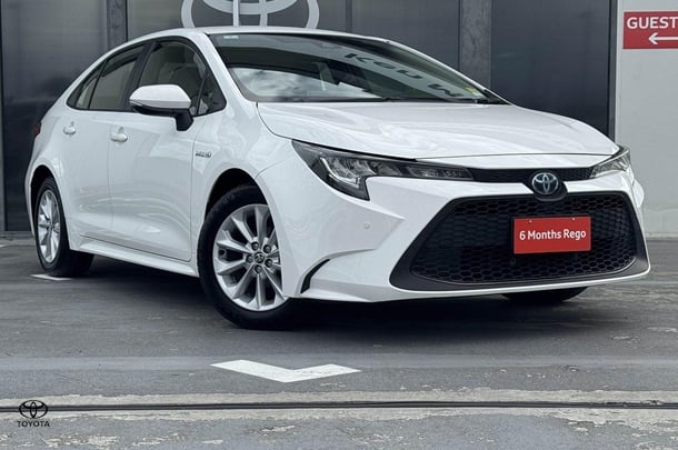 2022 Toyota Corolla Sedan Hybrid Ascent Sport