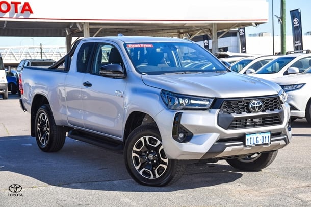 2024 Toyota HILUX SR5