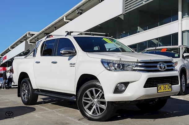 2015 Toyota HILUX SR5