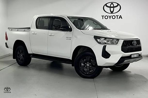 2024 Toyota Hilux SR