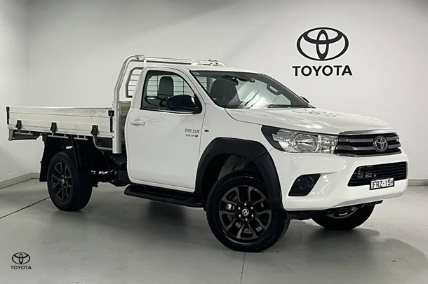 2024 Toyota Hilux SR