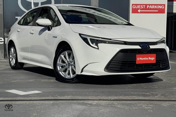 2022 Toyota Corolla Sedan Hybrid Ascent Sport
