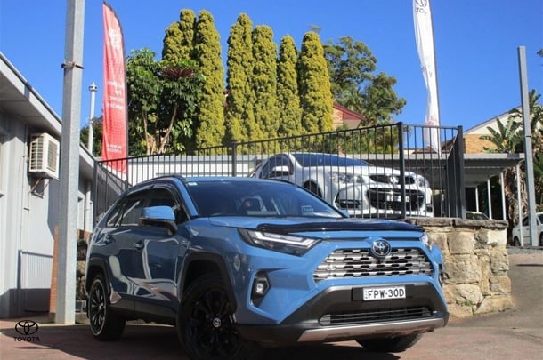 2025 Toyota Rav4 Hybrid Cruiser 2WD