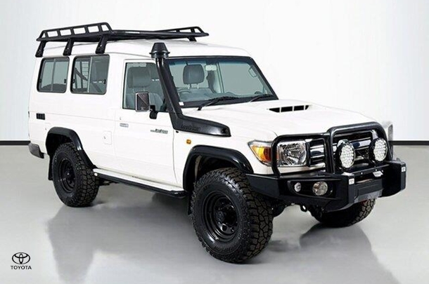 2021 Toyota LANDCRUISER MILITARY GXL